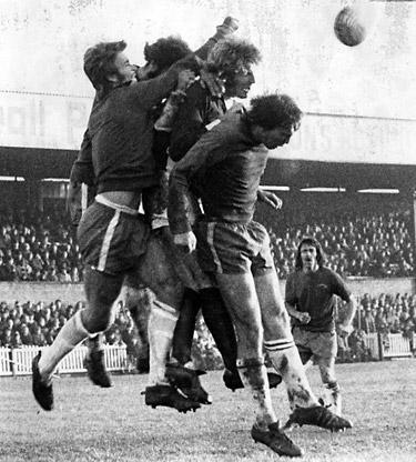 10/11/73: York City 1, Southend 0 - Jimmy Seal is crowded off a Butler corner by three Southend defenders