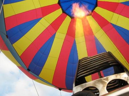 Naburn balloon flight September 18, 2009. Picture by Rick