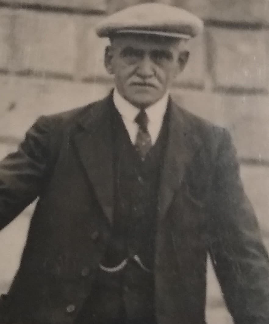 Lynnes great grandfather Harry Mason worked at Cravens - circa 1939