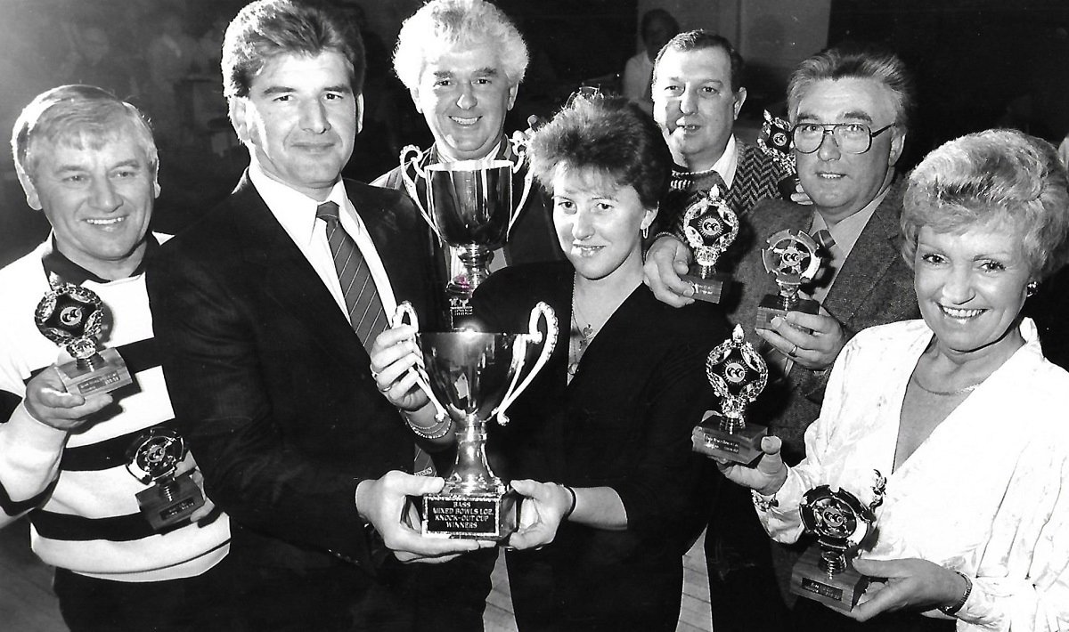 YORK BASS MIXED BOWLS LEAGUE CHAMPIONS 1989