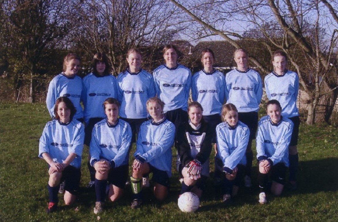 MANOR SCHOOL U16 GIRLS FOOTBALL TEAM 2005