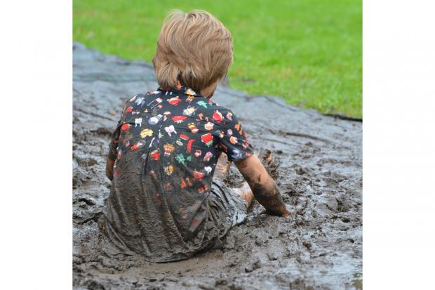 Kids should wear their dirt with pride. Picture: Pixabay