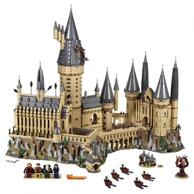 York Press: LEGO Harry Potter Hogwarts Castle Set (Zavvi)