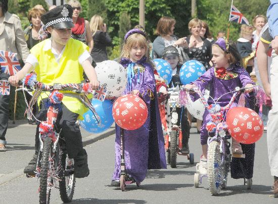 York Press: Skelton Jubilee parade Picture: David Harrison
