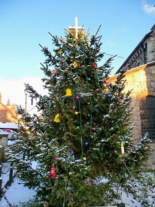 Snowy Christmas Tree in Malton - Picture: Nick Fletcher
