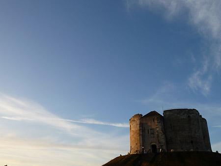 Clifford's Tower - Picture: 'dandarlow' (via flickr)