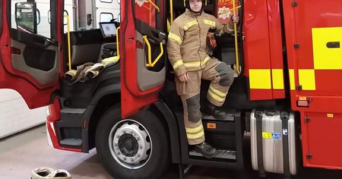 Firefighter Barry Martin dies after Jenners blaze - Vimarsana News