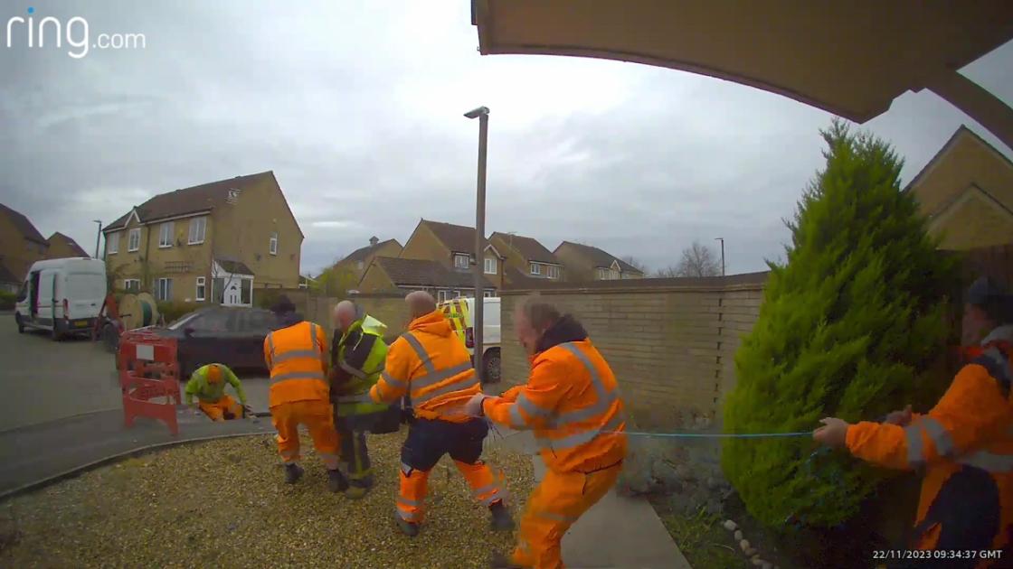 Hilarious Video Shows Workmen vs. Manhole Tug of War