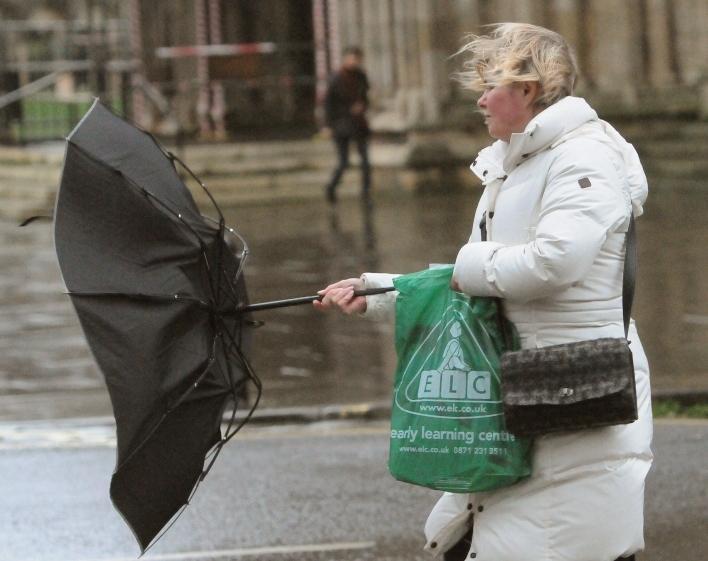 Storm Isha Set to Bring Strong Winds to York on Sunday