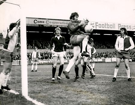 29/12/73: York City 1, Blackburn Rovers 0 - Blackburn 'keeper Jones saves a corner from City winger Brian Pollard.