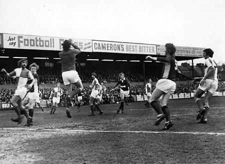 16/03/74: York City 2, Bristol Rovers 1 - Rovers 'keeper Jim Eadie collects a high cross unchallenged in the opening minutes.