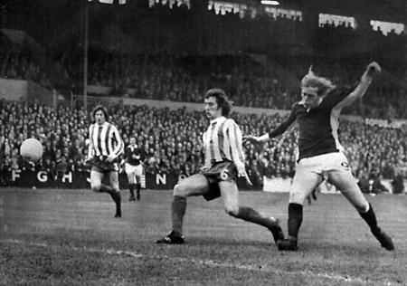 03/11/73: Brighton 0, York City 0 - Jimmy Seal tires a first-time shot at goal. The effort was blocked by Brighton defenders.