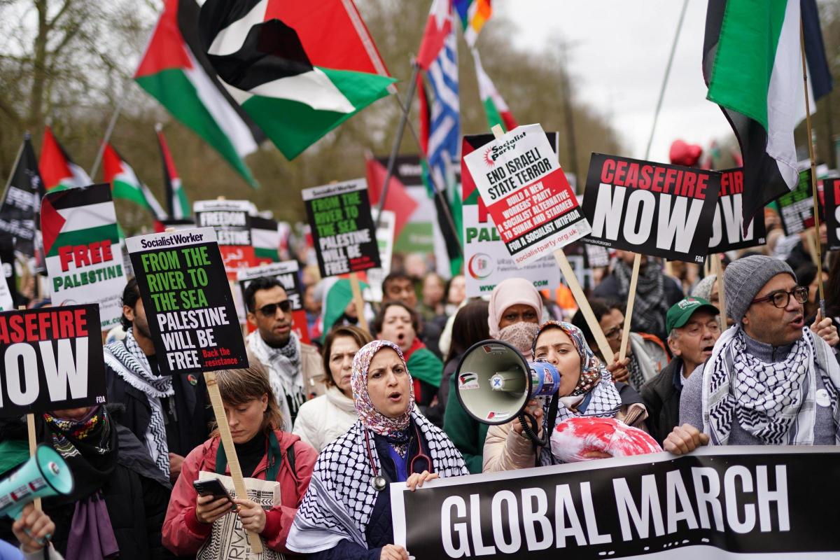One arrest as pro-Palestine march ending near Israeli embassy begins | York  Press