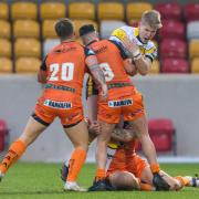 Toby Warren has returned to York Knights on loan from Leeds Rhinos until the end of the season.