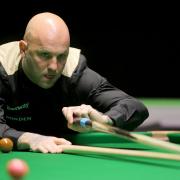 Mark King edged out John Higgins in a Barbican thriller at the Betway UK Championship