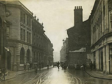 Pre-war image of Davygate. The York United Gas Light Company is next to St Helen's Church on the left. Their first office and showrooms were built in 1883.
