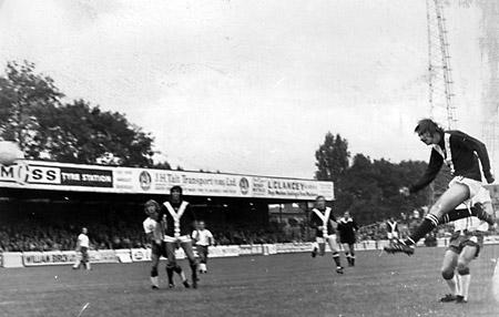 28/09/74 - York City 3, Portsmouth 0: Dennis Wann, the York City outside left, cracks a volley with terrific power into the Portsmouth net. 