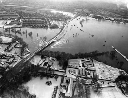 Aerial view Clifton Bridge with the Homestead bottom right 