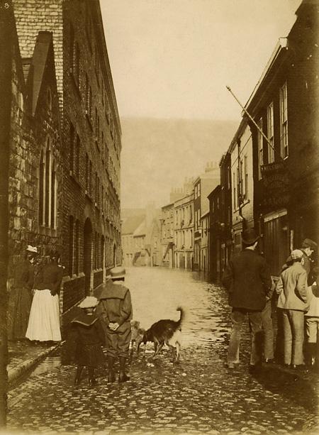 This uncaptioned picture was found in our archives. Thanks to all our online readers who helped identify it as North Street, looking towards Lendal Bridge. The picture is believed to have been taken in the 1890s.