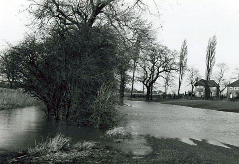 21/03/47 (4.15pm) Looking towards Alwyne Drive from hospital grounds.