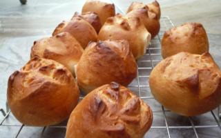 French-style bread rolls