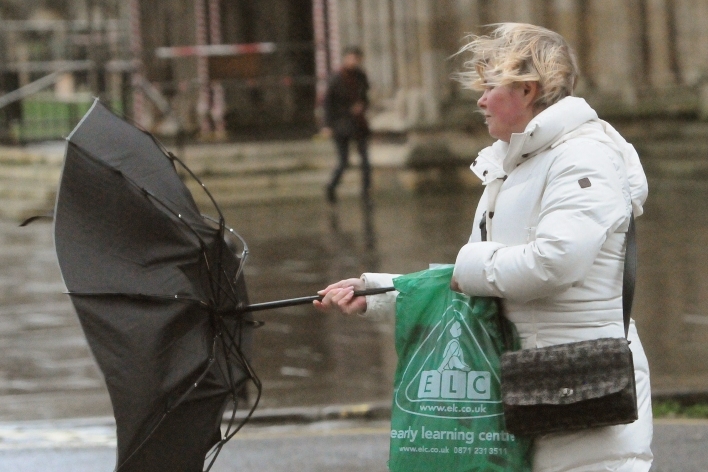 Weather warning as strong winds hit York - travel disruption 'likely'